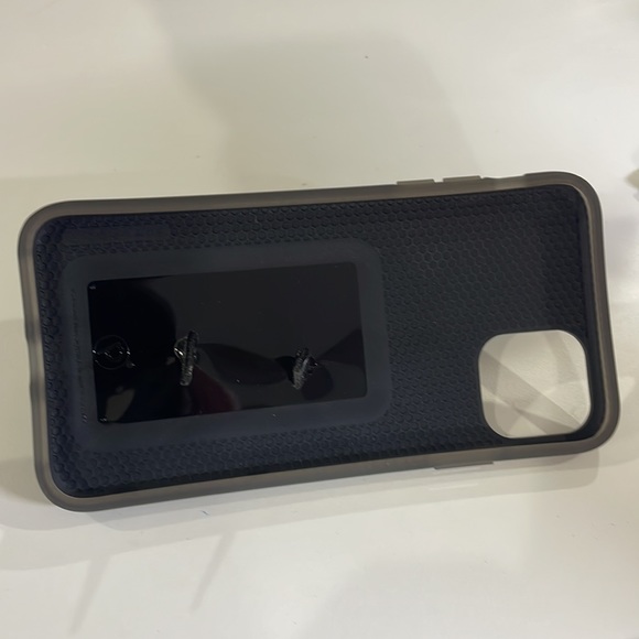 Sparkly Loopy Case 11 Pro Max - Picture 2 of 4